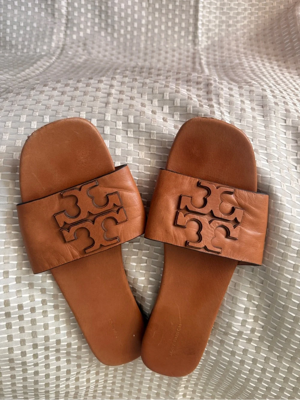 Tory Burch Leather Logo Slide Sandals - Tan/Cognac